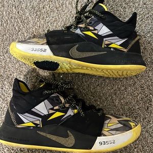 NIke PG basketball sneakers size 7.5 men